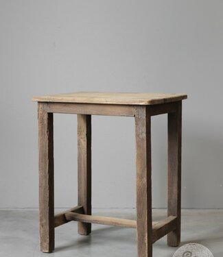 Be-Uniq Oude Bijzettafel | Verweerd | H56xB45xD34 cm