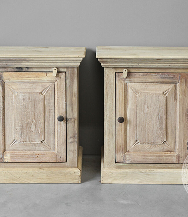 Be-Uniq Set Van 2 Oude Nachtkastjes | H72xB58xD37 cm