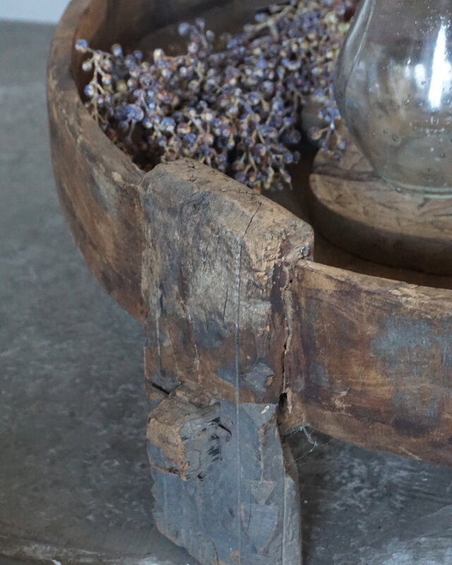 Rene Houtman Chakki Tafel XL | Oud Hout | H30 x D95 cm