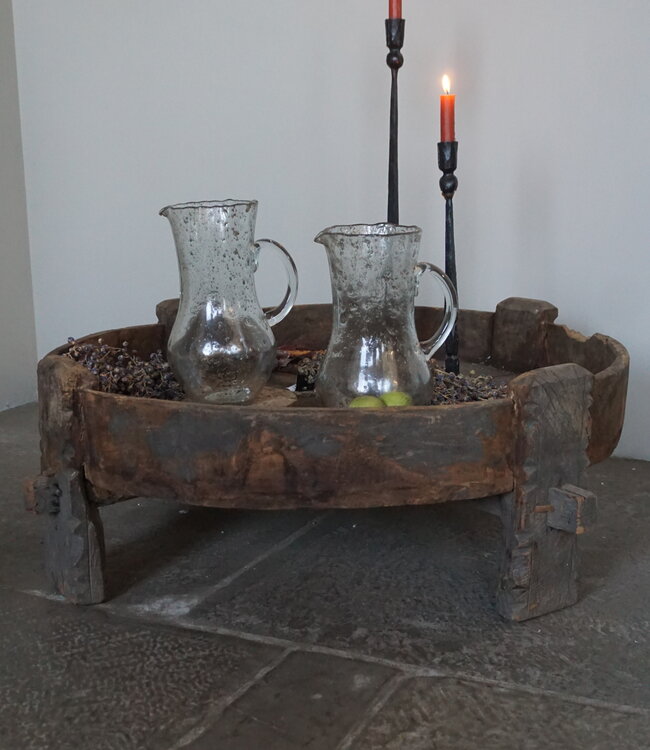 Rene Houtman Chakki Tafel XL | Oud Hout | H30 x D95 cm