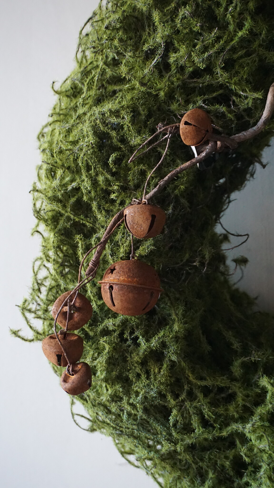 Rene Houtman Decoratieve Rustieke Kersttak Met Bellen | L30 cm