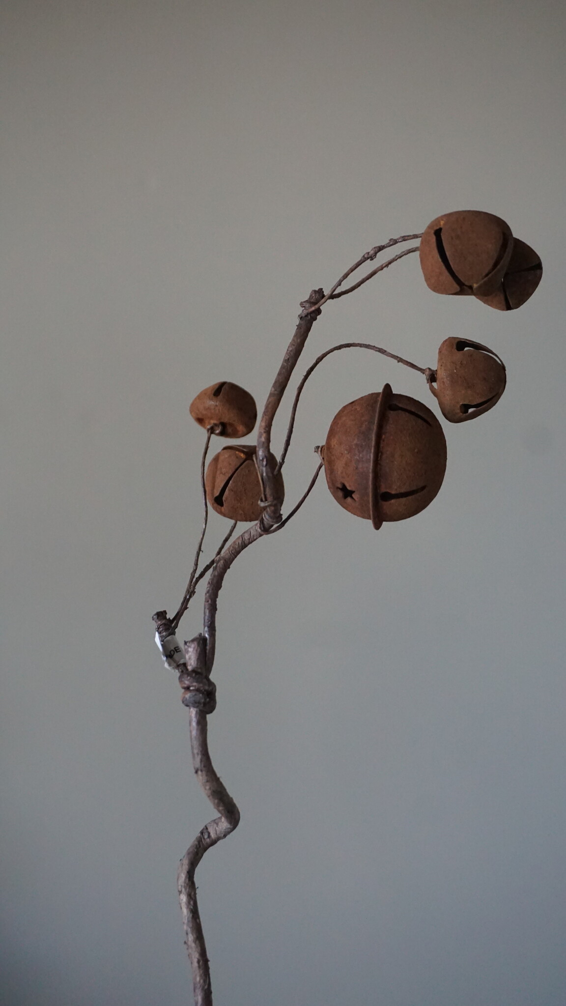 Rene Houtman Decoratieve Rustieke Kersttak Met Bellen | L30 cm