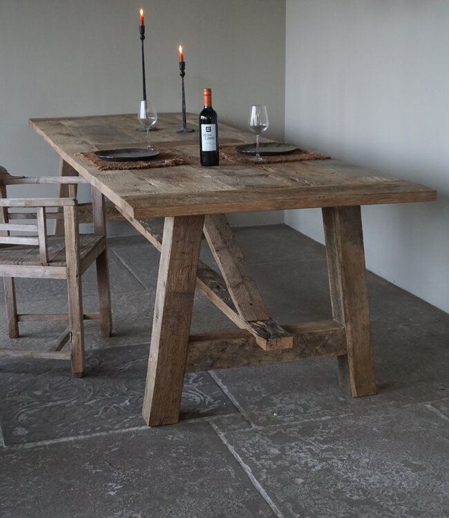 Rene Houtman Oud Eikenhouten Tafel | L300 x B100 x D80 cm