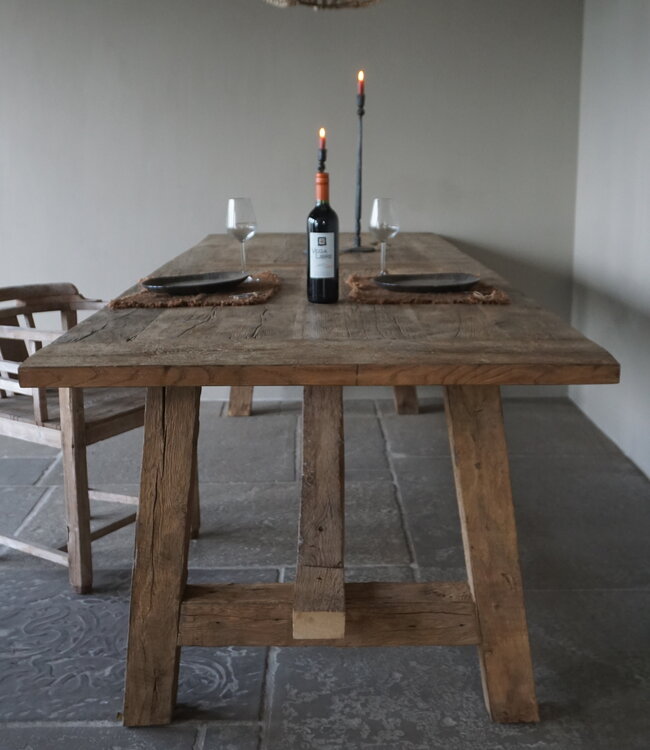 Rene Houtman Oud Eikenhouten Tafel | L300 x B100 x H79 cm