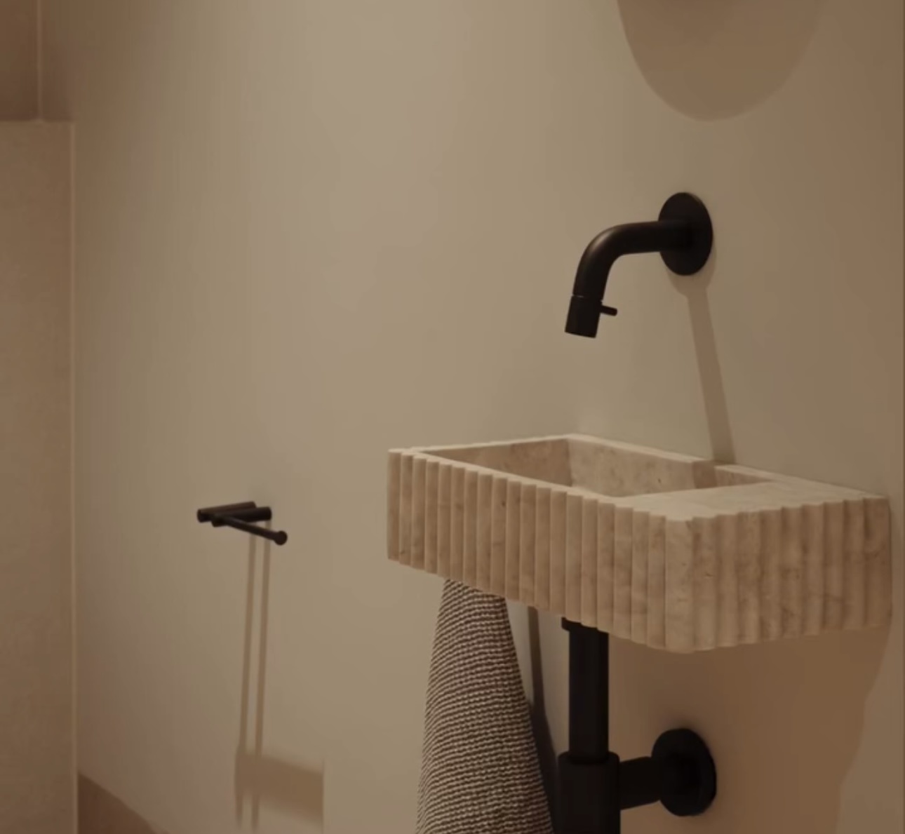 Loutro Bathroomware Waskom Irini Fontein | B40 x D20 x H9 cm