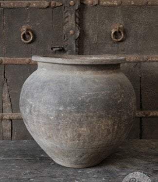 Be-Uniq Oude Stenen Pot | China | H38 x D40 cm