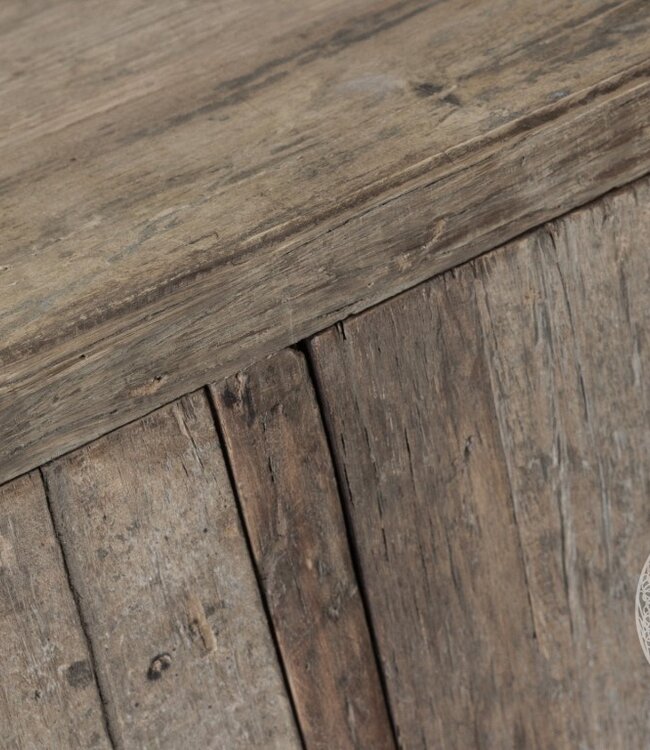 Be-Uniq Dressoir | Oud Hout | Ovaal | H85 x B175 x D45 cm