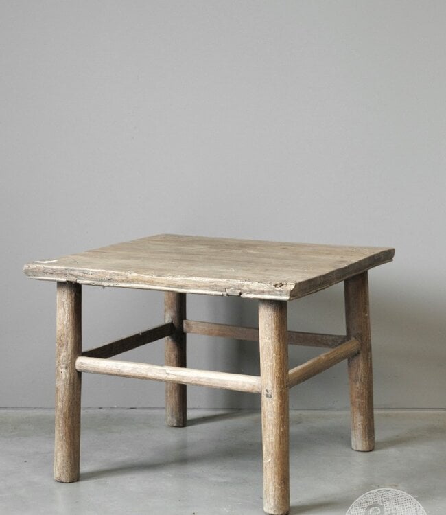 Be-Uniq Oude Bijzettafel | China | H50 x B64 x D62 cm