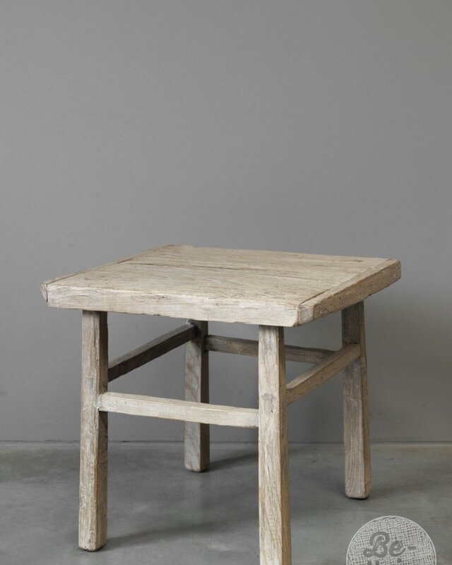 Be-Uniq Oude Bijzettafel | China | H50 x B53 x D48 cm