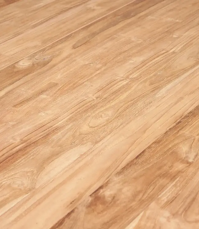 Bazar Bizar De Yikko Eettafel - Binnen