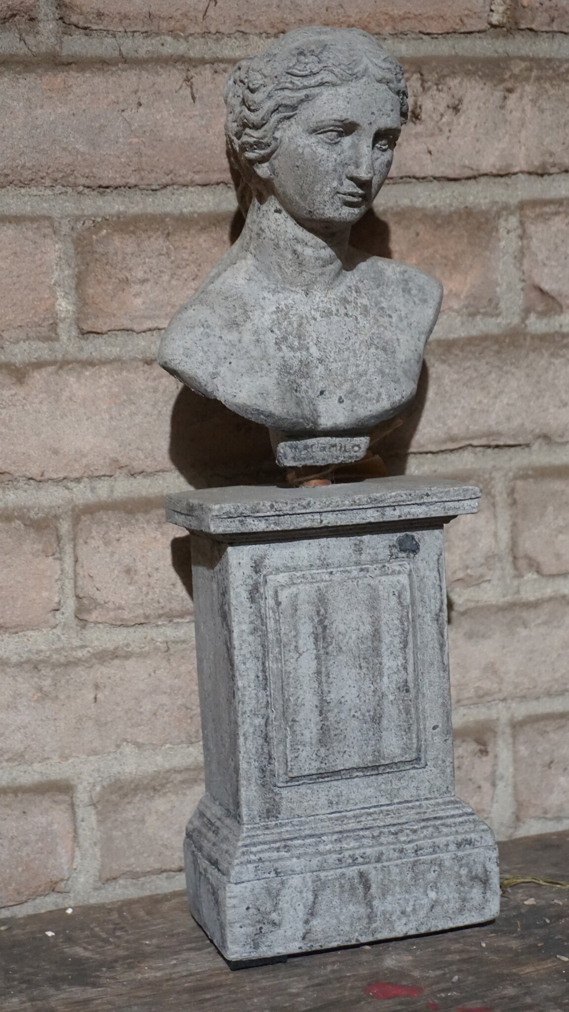Il Cupido Borstbeeld | Beton | H39 x B12 x D7 cm