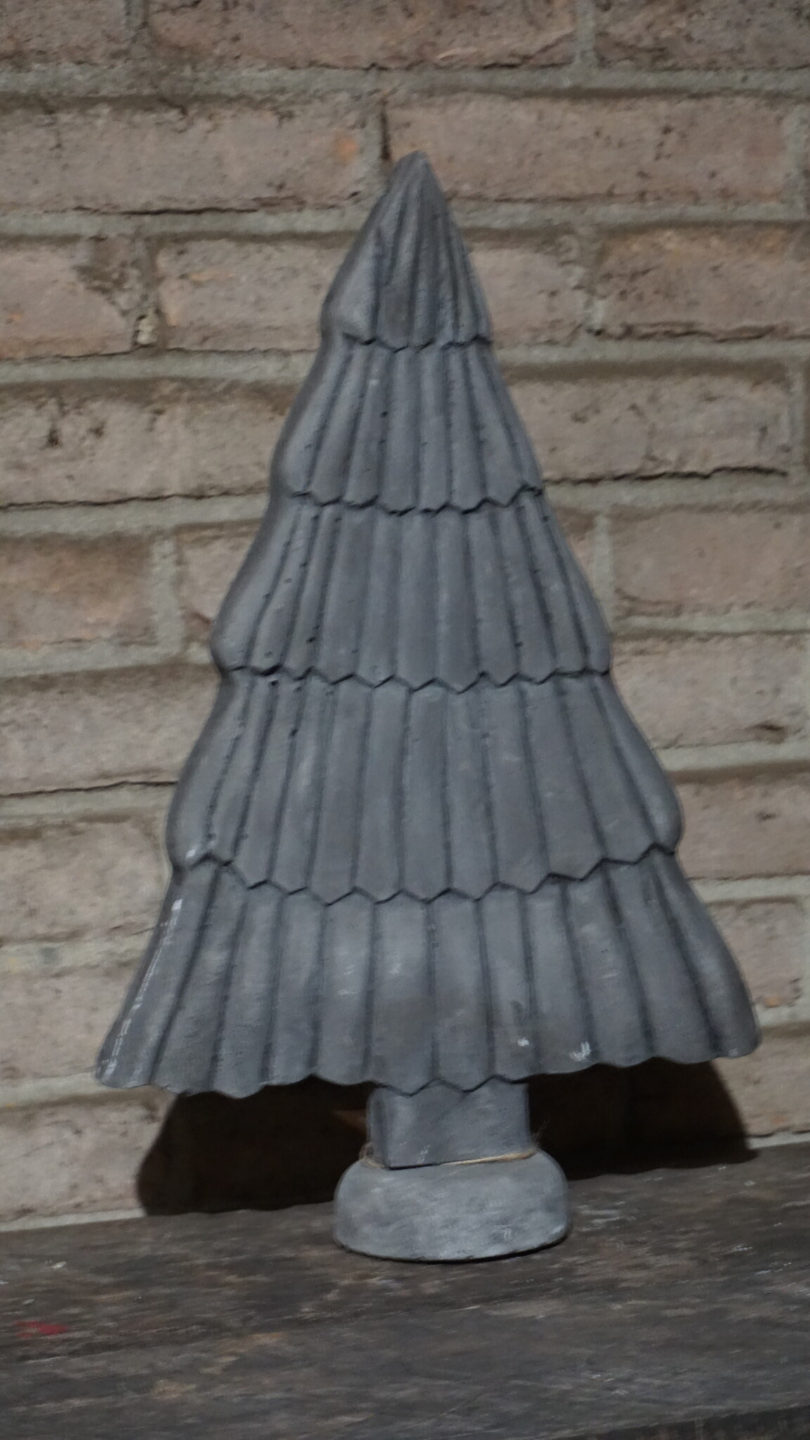 Rene Houtman Betonnen Kerstboom | H47 x B30 x D8 cm