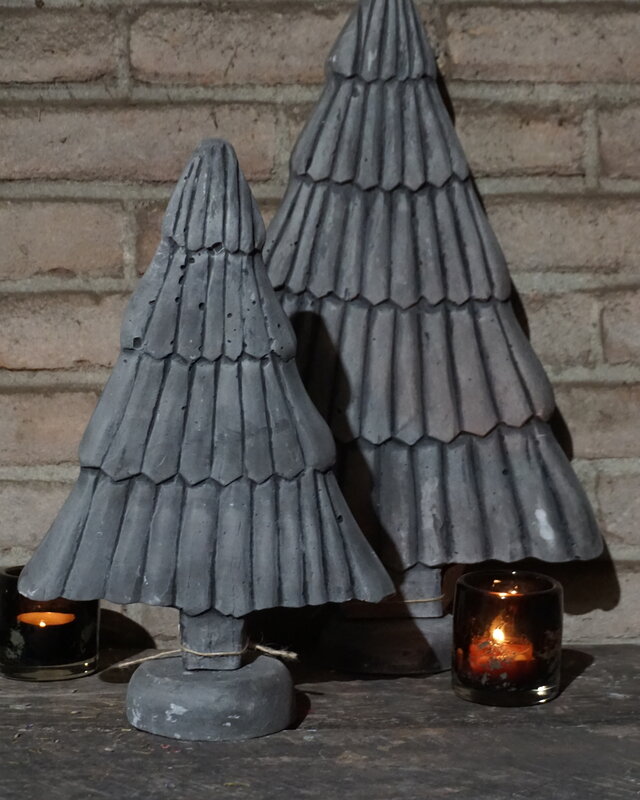 Rene Houtman Betonnen Kerstboom | H47 x B30 x D8 cm