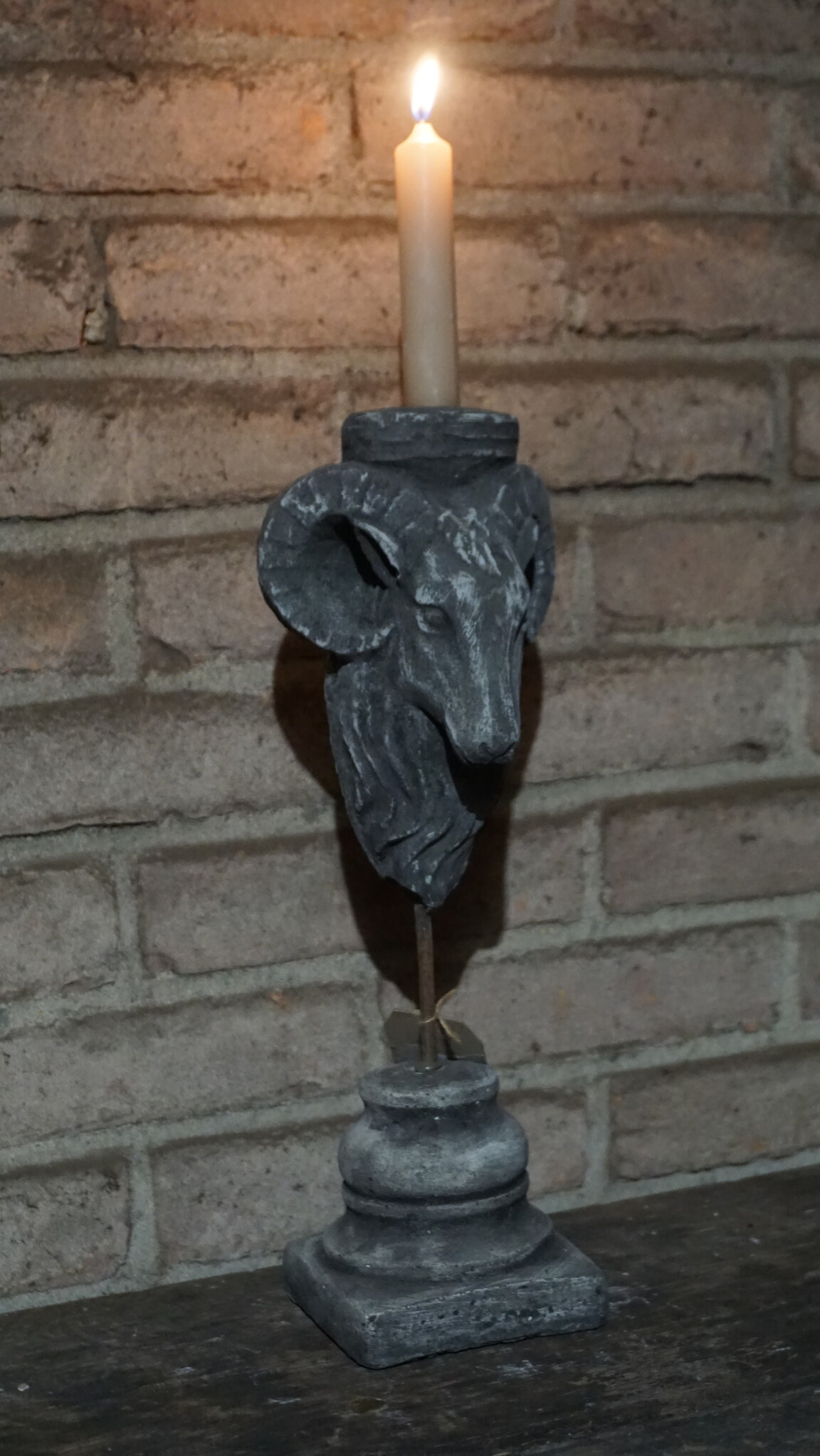 Rene Houtman Ramskop Op Poot Met Kaarsenhouder | H36xB10xD10 cm