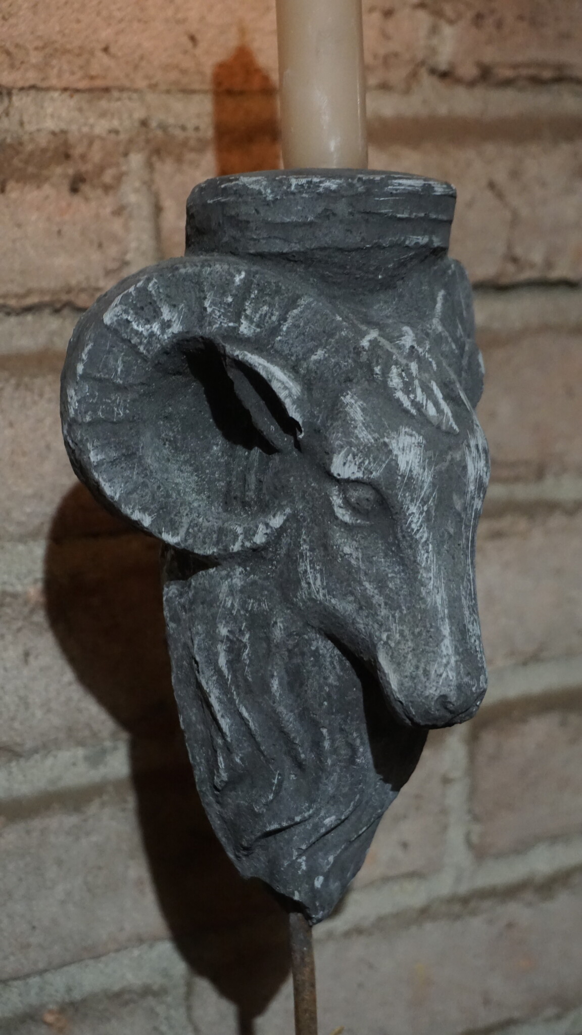 Rene Houtman Ramskop Op Poot Met Kaarsenhouder | H36xB10xD10 cm