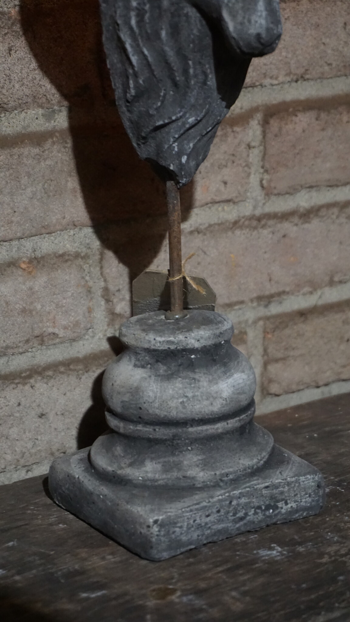 Rene Houtman Ramskop Op Poot Met Kaarsenhouder | H36xB10xD10 cm