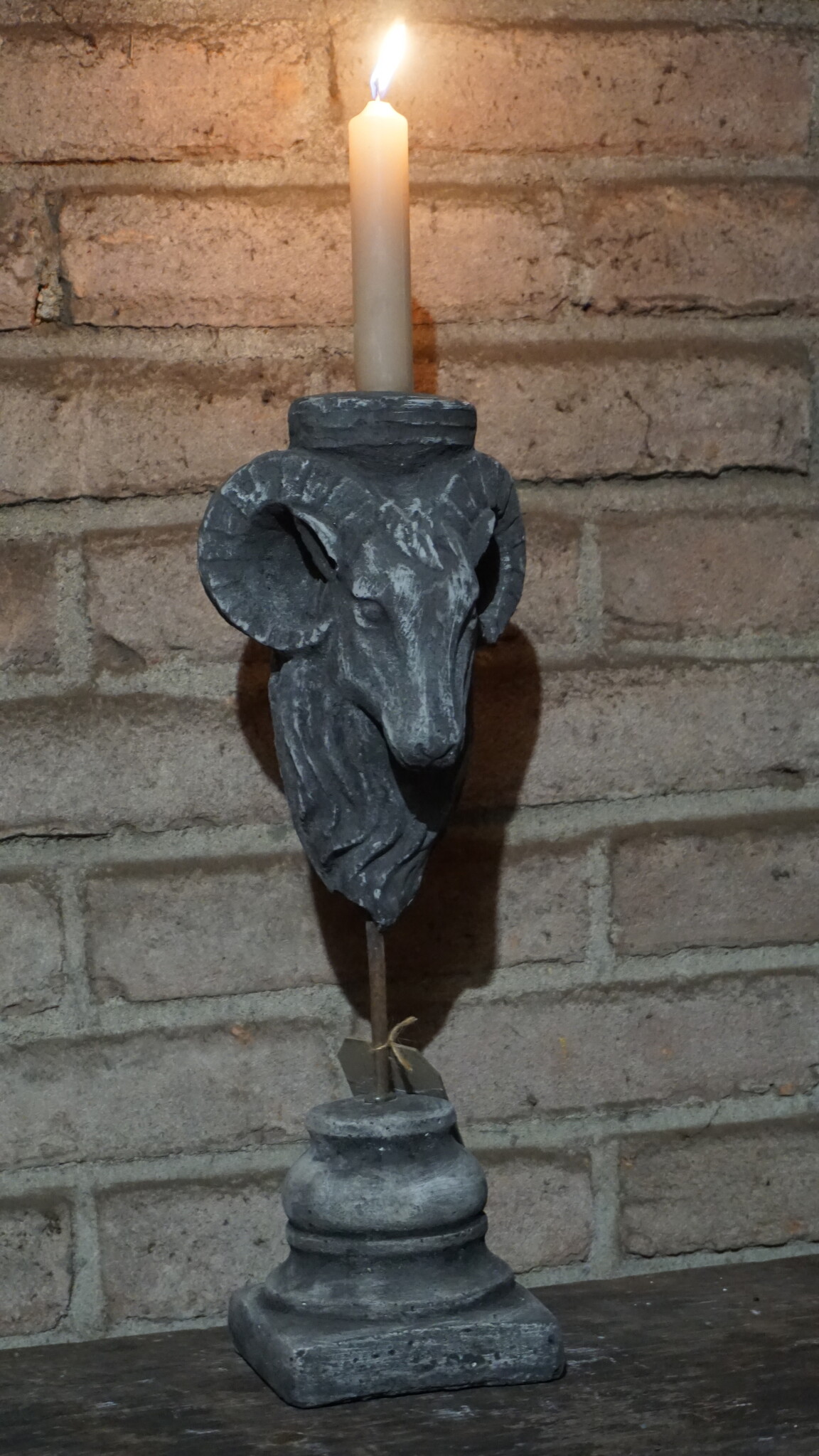 Rene Houtman Ramskop Op Poot Met Kaarsenhouder | H36xB10xD10 cm