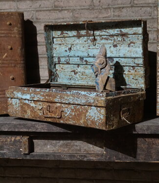 Rene Houtman Antieke Metalen Koffer | H21 x B59 x D32 cm