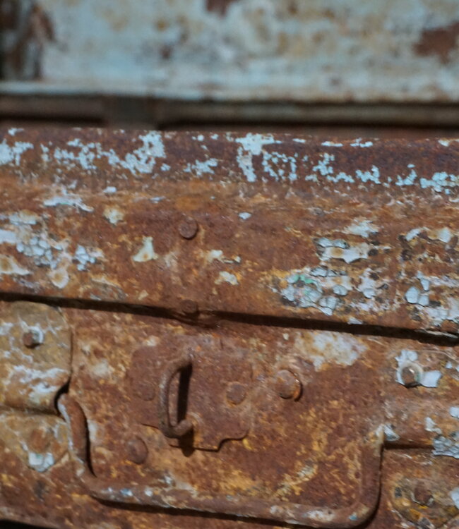 Rene Houtman Antieke Metalen Koffer | H21 x B59 x D32 cm