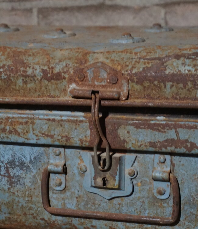 Rene Houtman Antieke Metalen Koffer | H24 x B61 x D36 cm