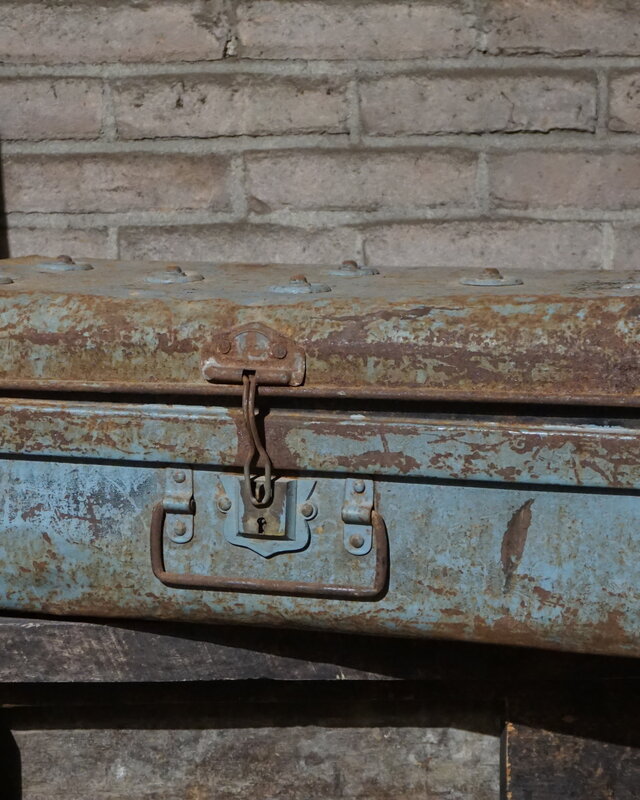 Rene Houtman Antieke Metalen Koffer | H24 x B61 x D36 cm