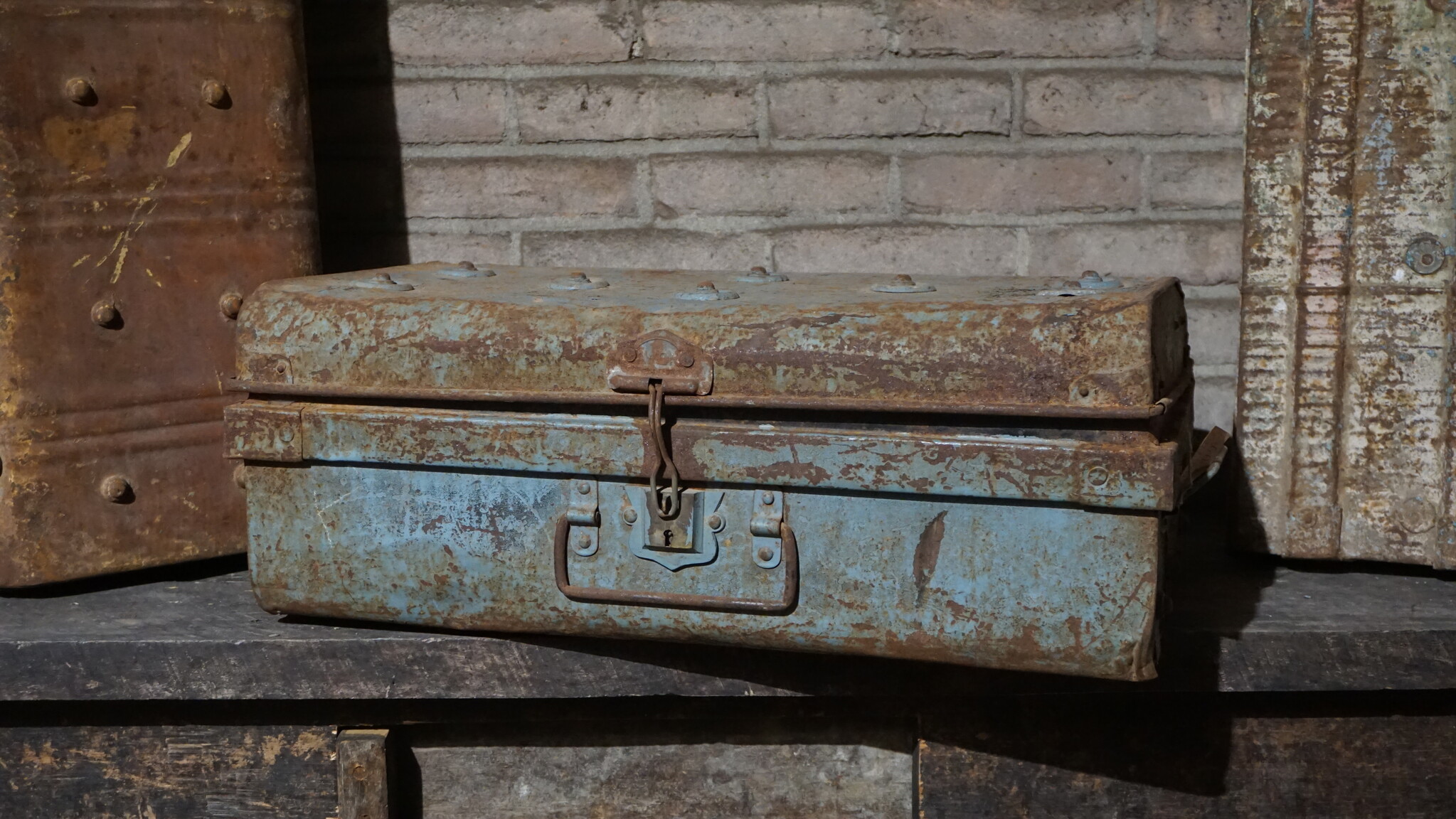 Rene Houtman Antieke Metalen Koffer | H24 x B61 x D36 cm