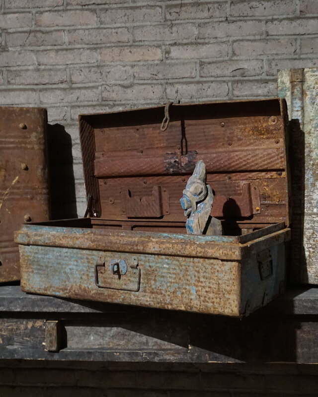 Rene Houtman Antieke Metalen Koffer | H26 x B66 x D35 cm