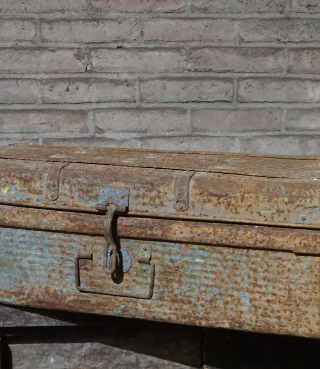 Rene Houtman Antieke Metalen Koffer | H26 x B66 x D35 cm
