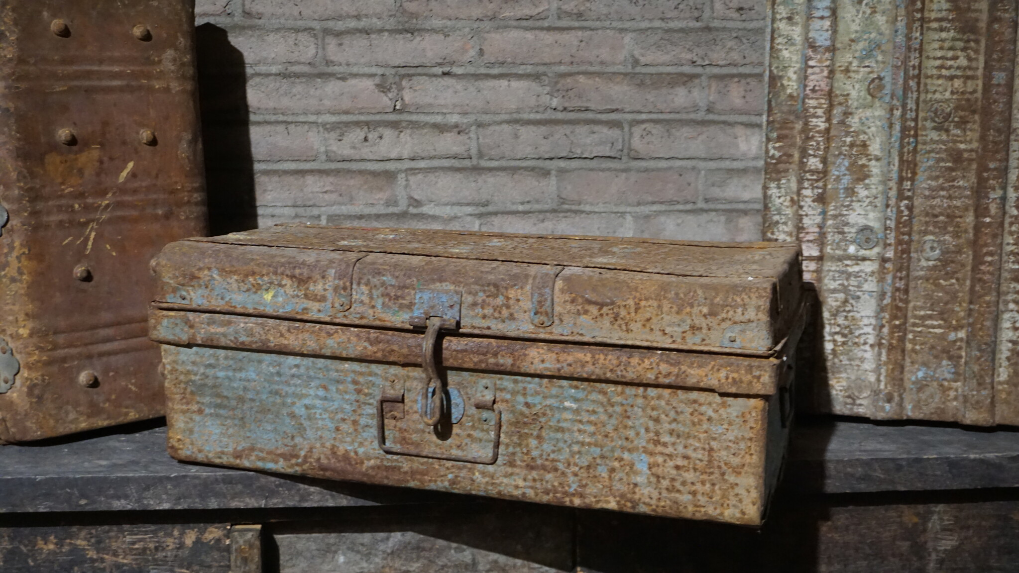 Rene Houtman Antieke Metalen Koffer | H26 x B66 x D35 cm