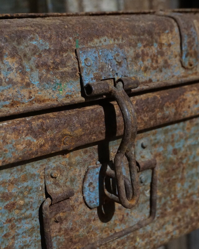 Rene Houtman Antieke Metalen Koffer | H26 x B66 x D35 cm