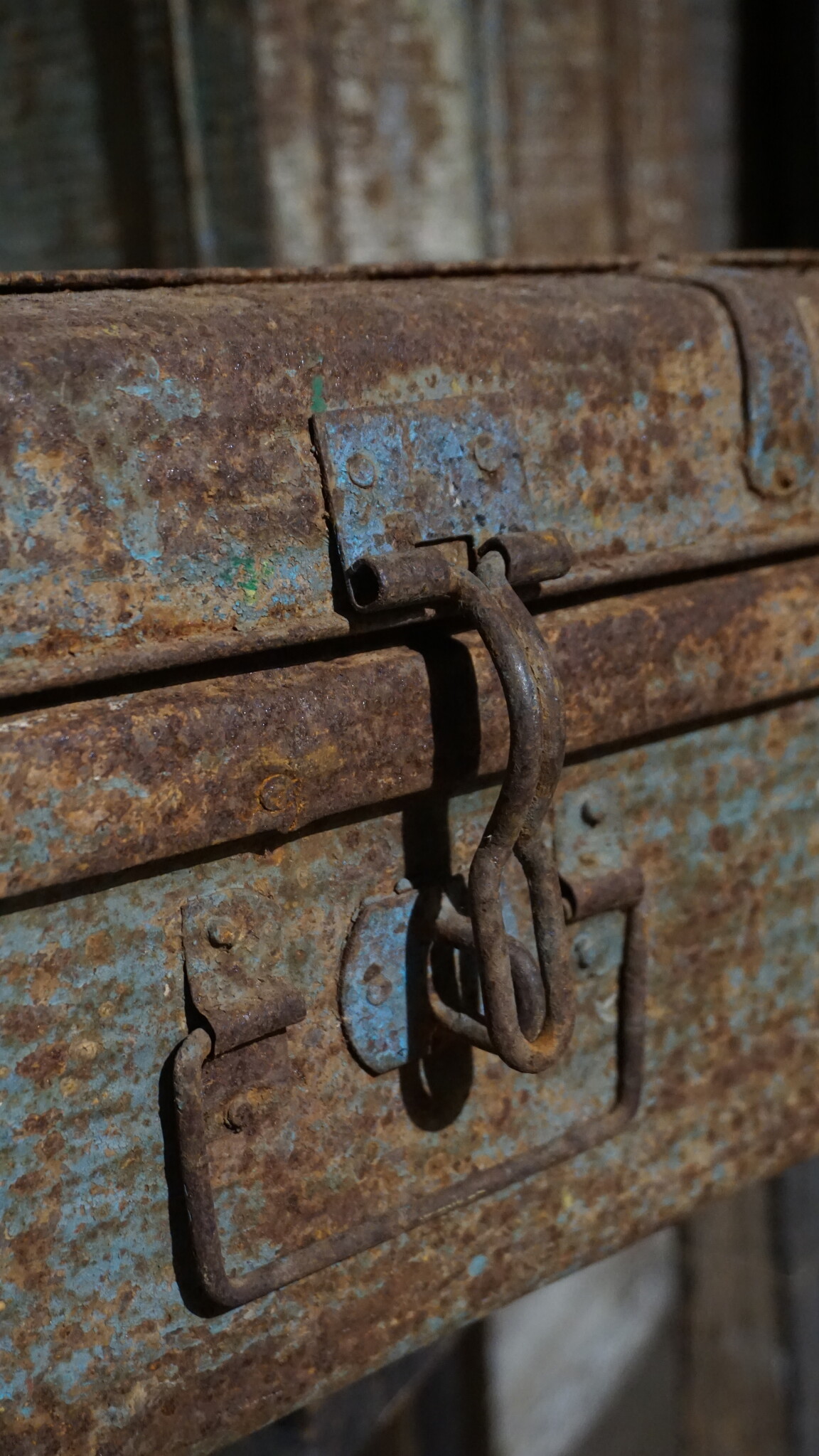 Rene Houtman Antieke Metalen Koffer | H26 x B66 x D35 cm