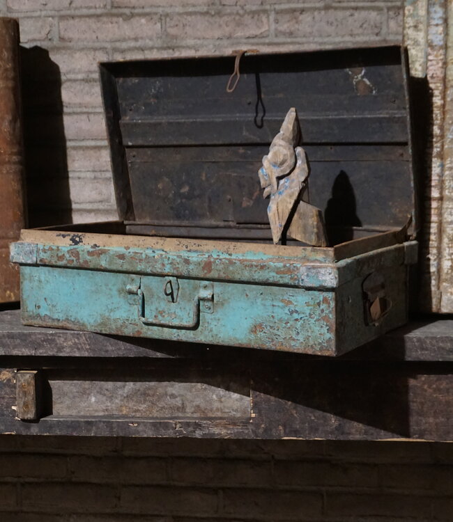 Rene Houtman Antieke Metalen Koffer | H22 x B59 x D32 cm