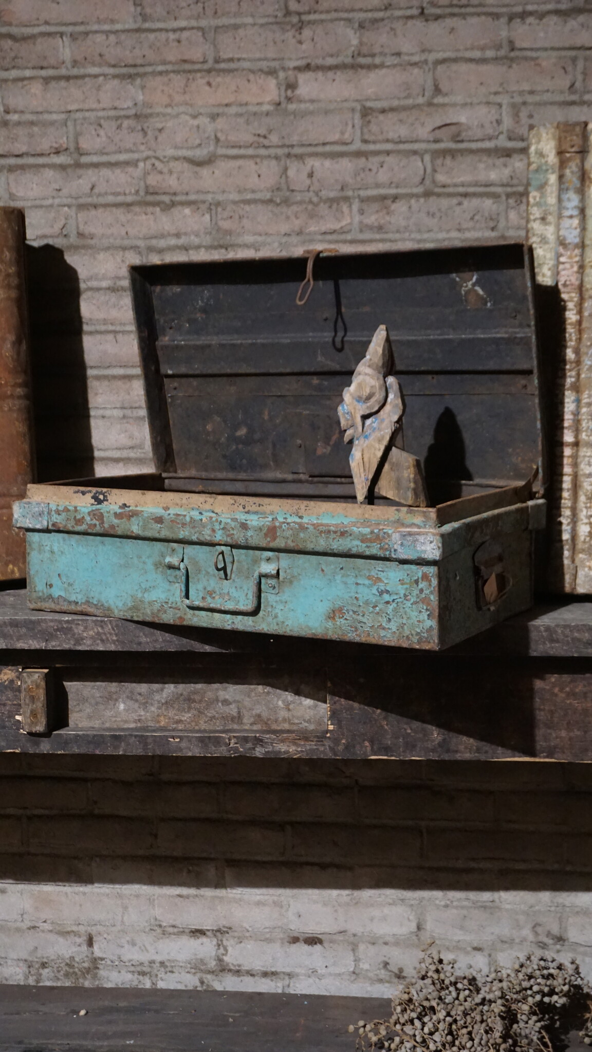 Rene Houtman Antieke Metalen Koffer | H22 x B59 x D32 cm