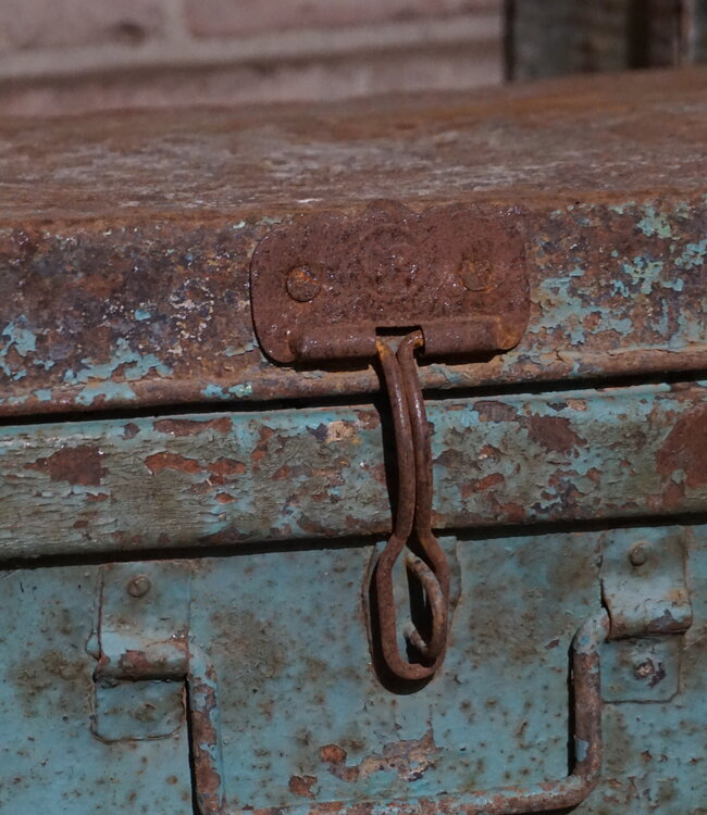 Rene Houtman Antieke Metalen Koffer | H22 x B59 x D32 cm