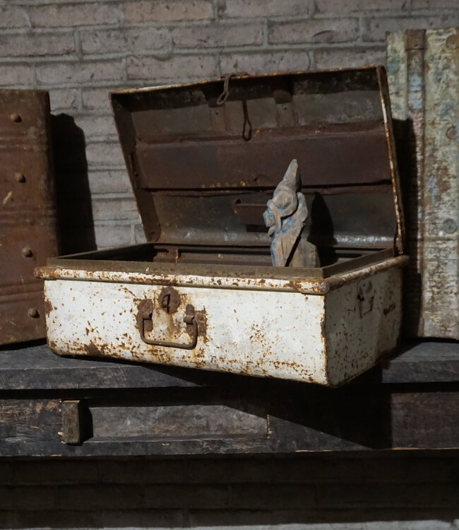 Rene Houtman Antieke Metalen Koffer | H25 x B61 x D36 cm
