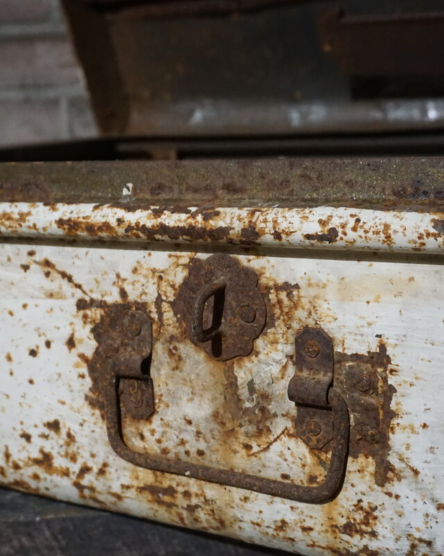 Rene Houtman Antieke Metalen Koffer | H25 x B61 x D36 cm