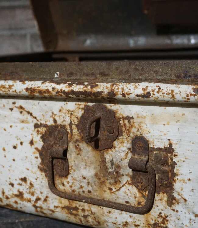 Rene Houtman Antieke Metalen Koffer | H25 x B61 x D36 cm