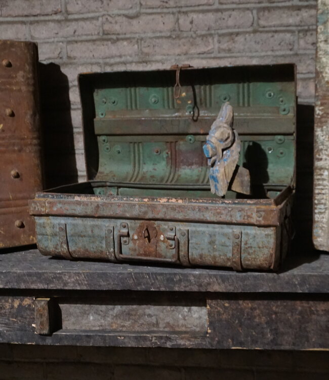 Rene Houtman Antieke Metalen Koffer | H22 x B59 x D30 cm