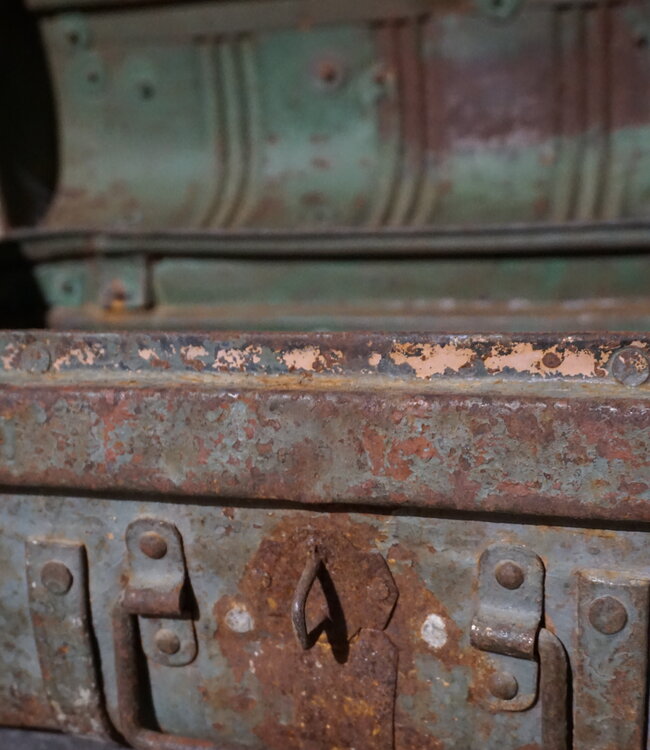 Rene Houtman Antieke Metalen Koffer | H22 x B59 x D30 cm