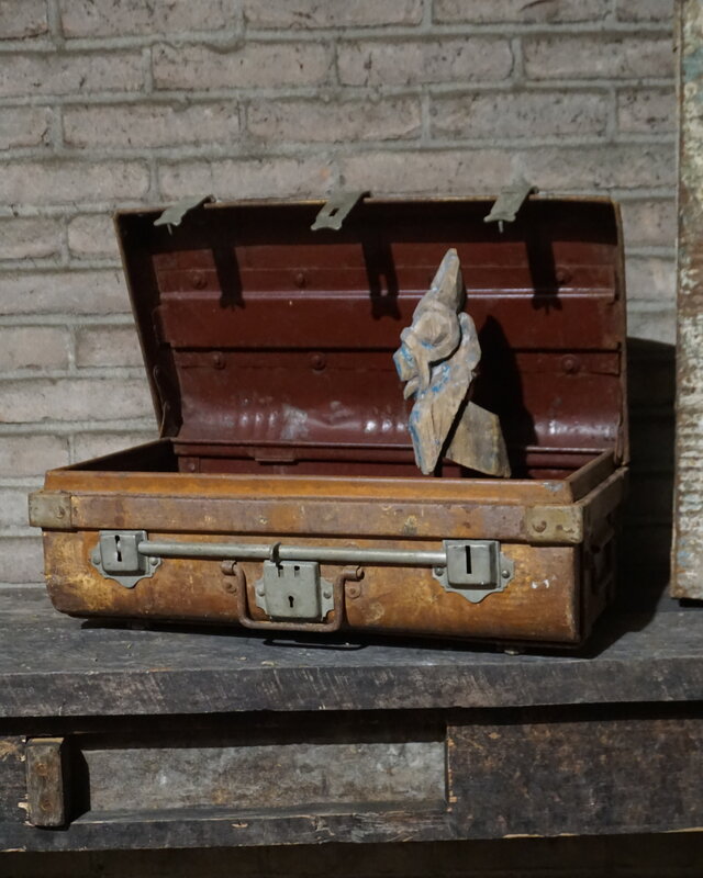 Rene Houtman Antieke Metalen Koffer | H22 x B56 x D31 cm