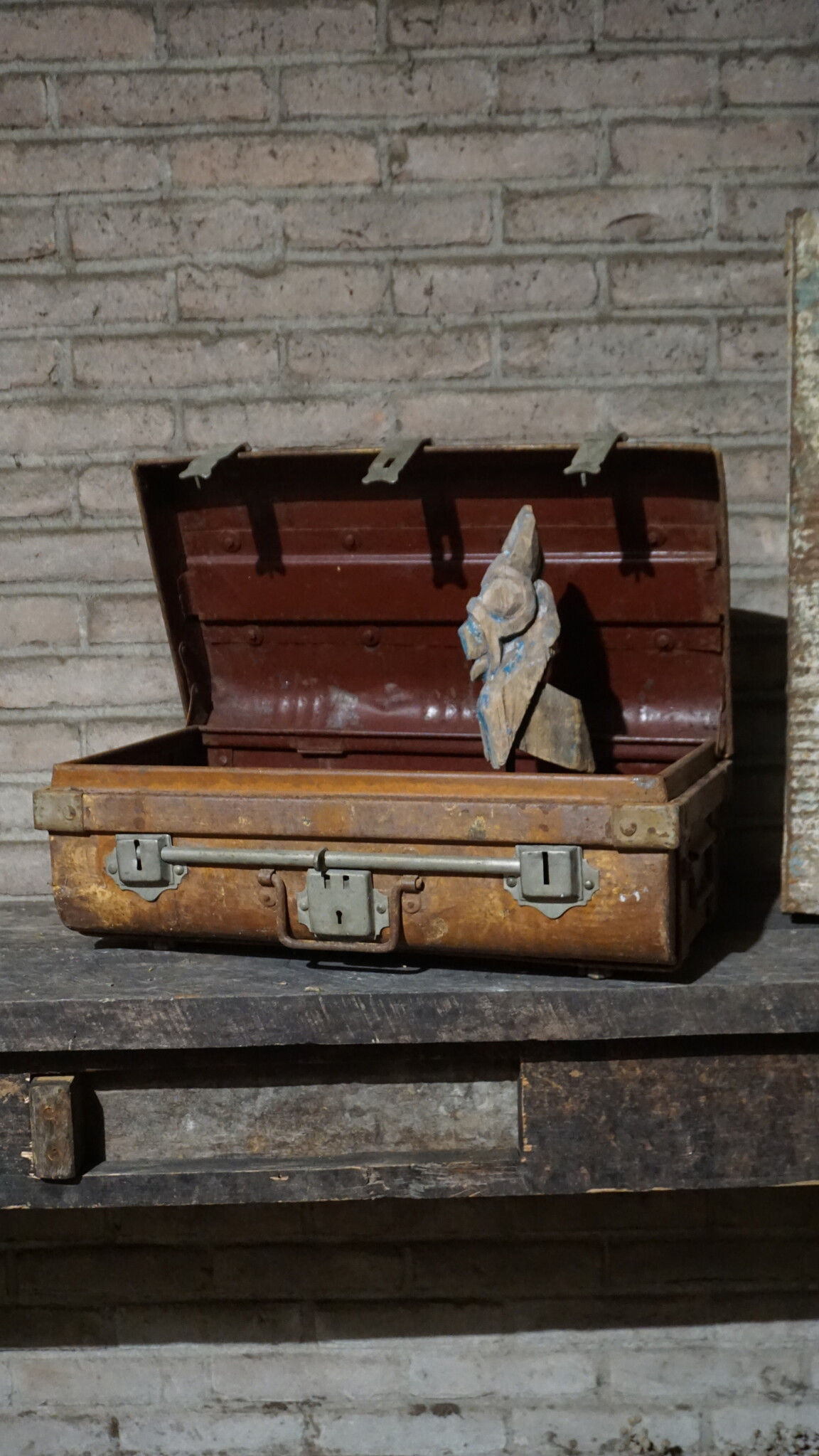 Rene Houtman Antieke Metalen Koffer | H22 x B56 x D31 cm