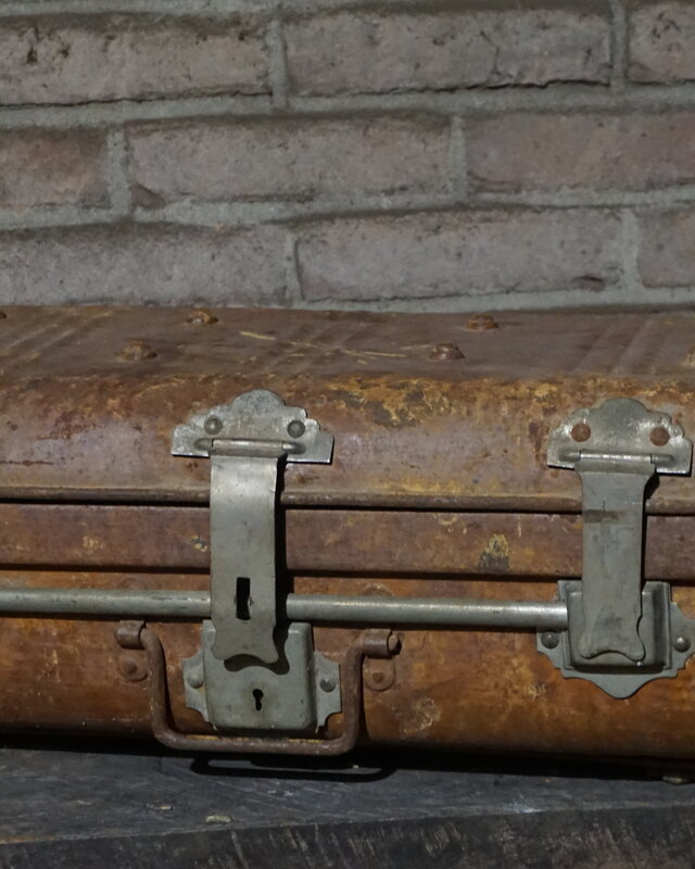 Rene Houtman Antieke Metalen Koffer | H22 x B56 x D31 cm