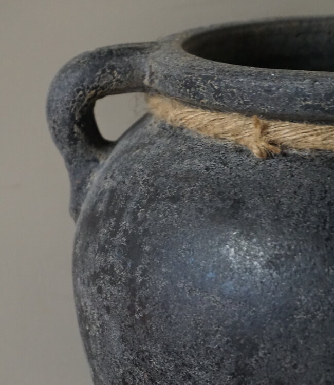 Brynxz Plantenbak Twee Oren Met Touw Basalt | H33xB31 cm