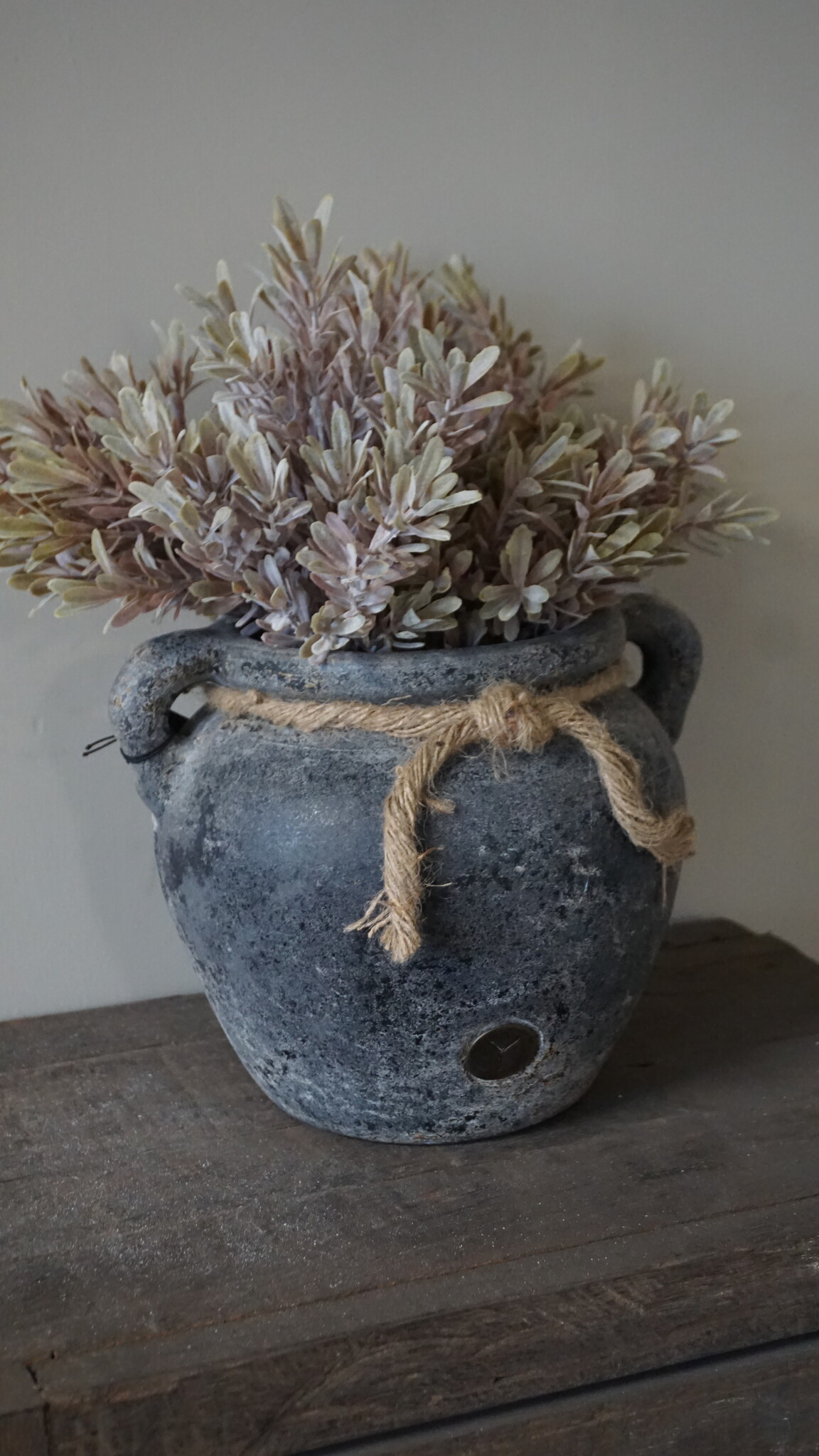 Brynxz Plantenbak Twee Oren Met Touw Basalt | H27xB21 cm
