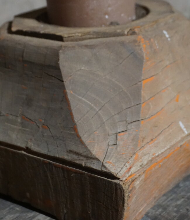 Rene Houtman Oud Houten Poer | Nr 1 | H12 x B20 x D20 cm