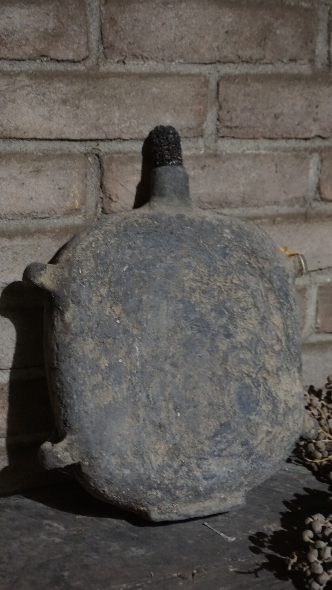 Rene Houtman Oude Olie Fles | H35 x B26 cm