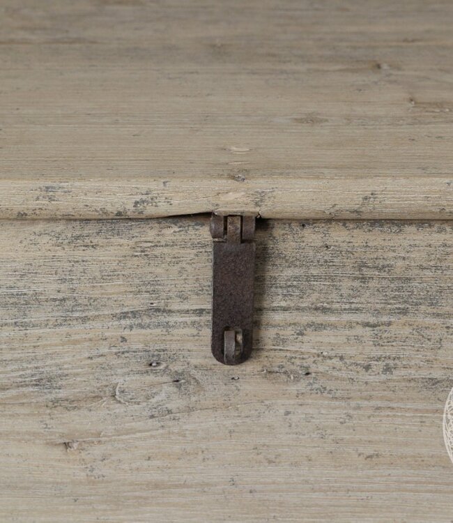 Be-Uniq Oude Salonkist | China | H32xB124xD75 cm