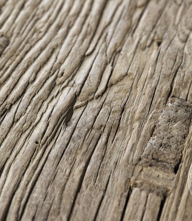 Be-Uniq Oude Bank | China | H50 x B176 x D21 cm