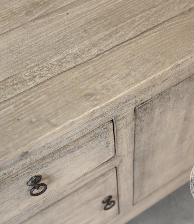 Be-Uniq Oud Dressoir Laag | China | H69xB190xD44 cm