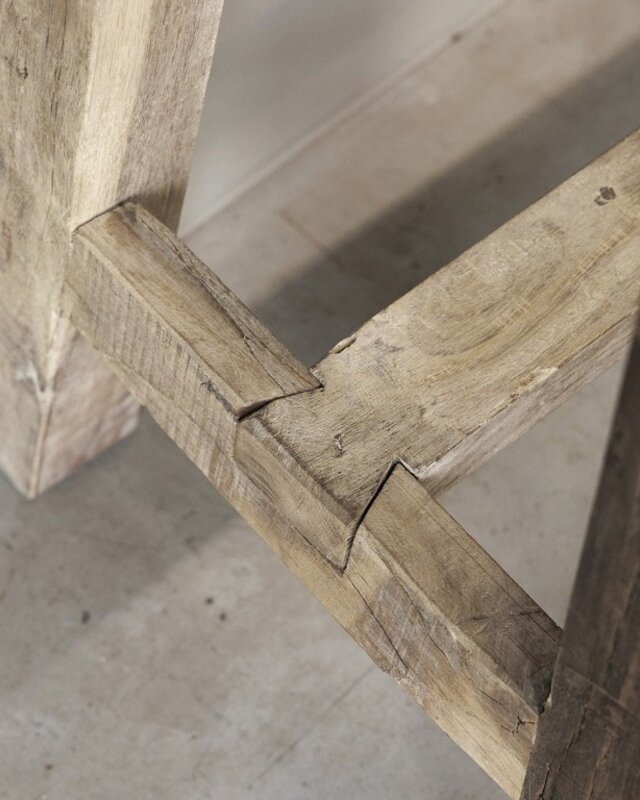 Be-Uniq Sidetable Organisch | Oud Hout | H85xB120xD37 cm